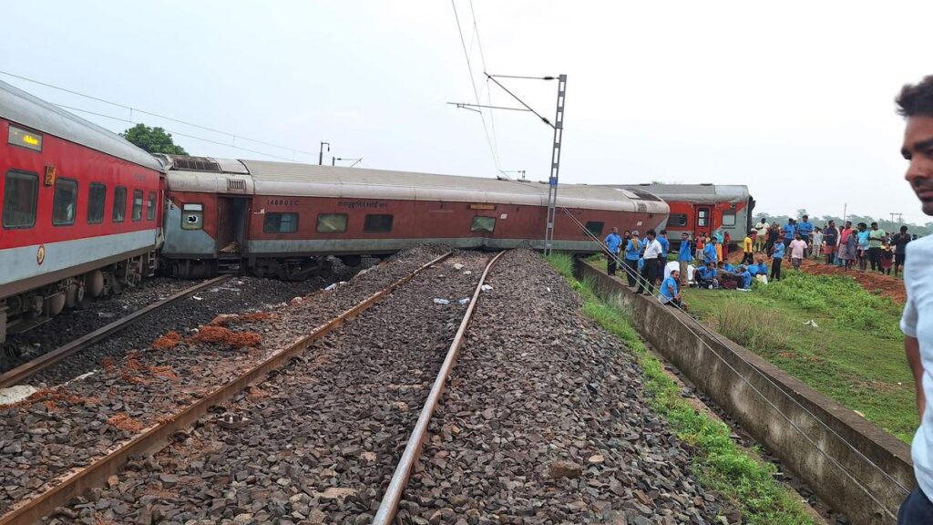 mumbai-howrah train accident